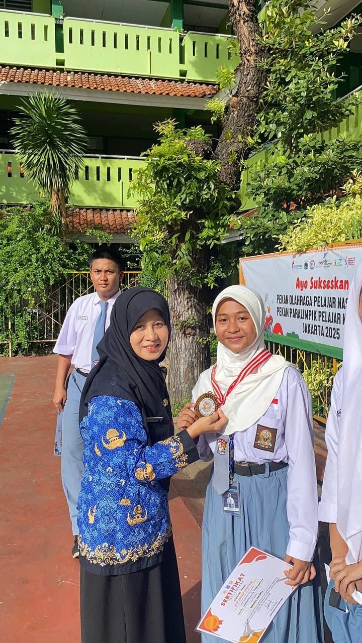 Juara 1 Tanding Kelas A Putri Remaja Mini competition III